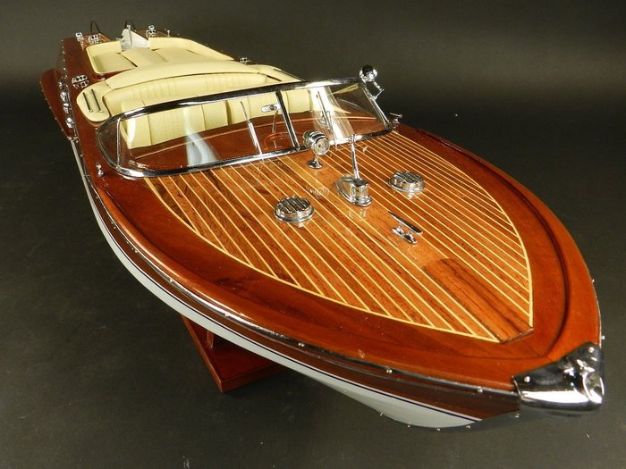 maquette riva 87 cm creme de Luxe en bois 1:10 - 模型船
