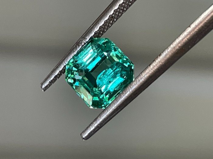 1 pcs Verde Smeraldo - 1.50 ct