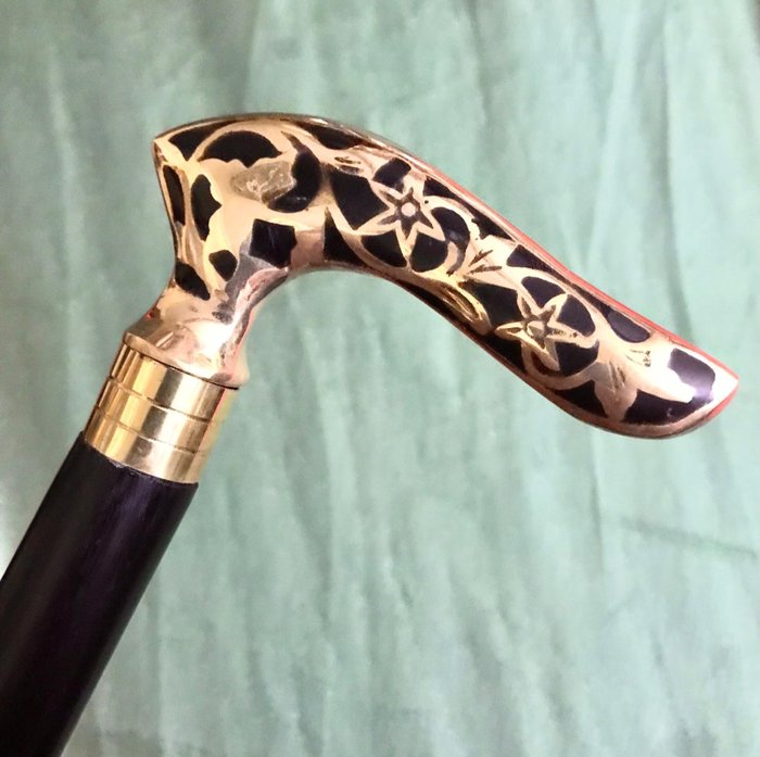 拐杖 - An , Art Nouveau style,  gentleman’s walking stick. Handle designed as niello gilt bronze black , - 黑金 鍍金 青銅 黑色