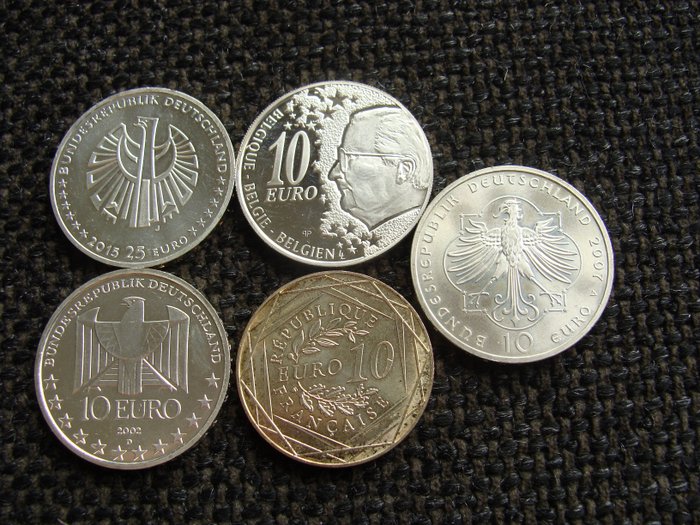 Europe. 10 + 25 Euro 2002/2019 diverse landen (5 stuks)