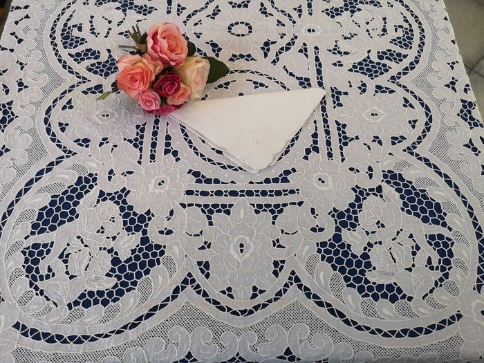 Spectacular !! Hand Embroidered Tablecloth !! pure linen tablecloth x 12 with hand embroidery for sale  