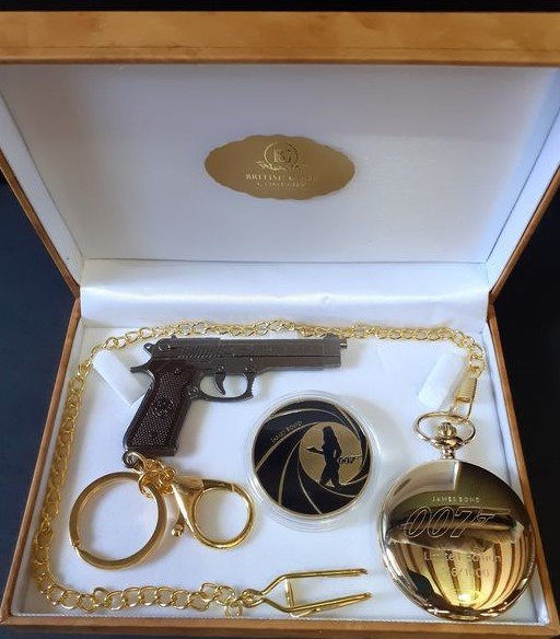 James Bond - Limited Edition 24K Gold Plated Pocket Watch + 24K Coin + Handgun keyring - Collectors edition, in Original Box