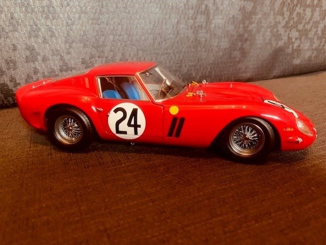 Kyosho - 1:18 - Ferrari 250 GTO  1963  Lemans # 24 - Ferrari 250 GTO 1963