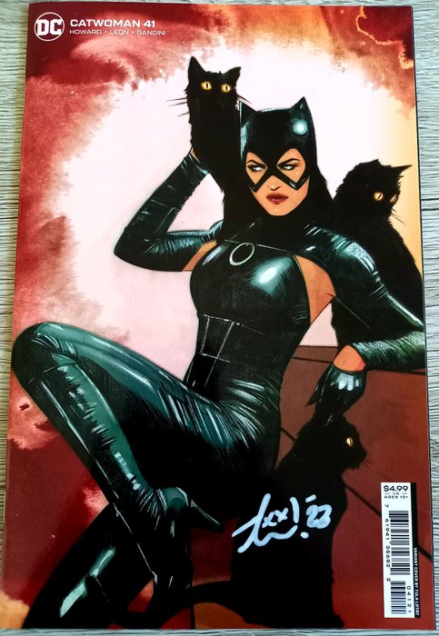 Catwoman #41  " Lotay Variant Cover " - Signed by Story creator Tini Howard !! With COA !! (2022)
