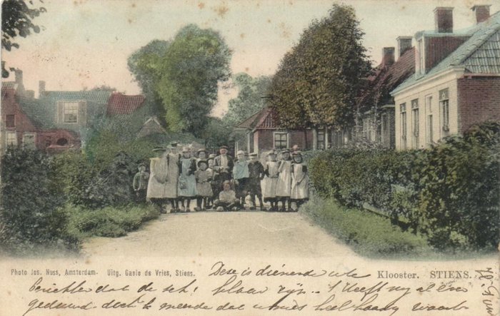 Nederland - Stiens Friesland - Fraaie serie - Incl levendige kaarten, scholen en cafe's - Ansichtkaarten (Collectie van 42) - 1900-1960