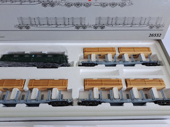 Märklin H0 - 26532 - Train set - No Reserve - Ae 6/6 with 3 x 4-axle stake cars with wood cargo - SBB-CFF