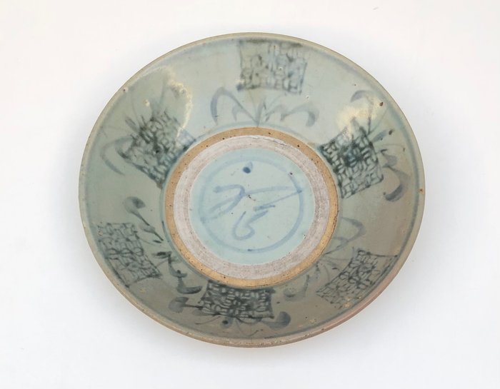 Dish - Ceramic - China - Qing Dynasty (1644-1911)