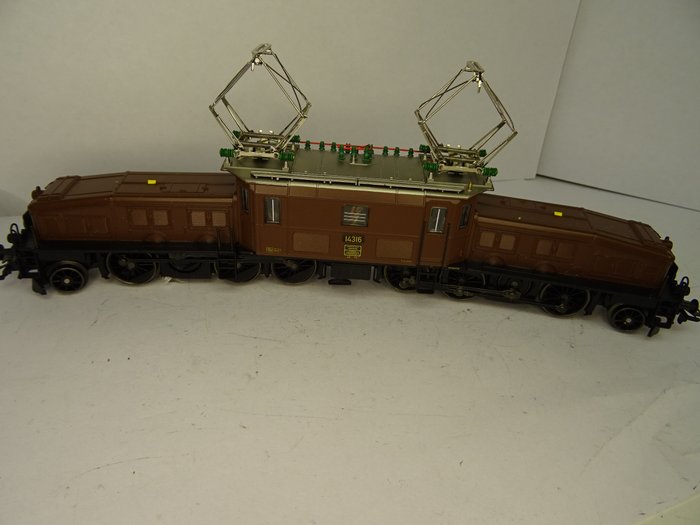 Märklin H0 - 39561 - Locomotiva elettrica - No Reserve - Ce 6/8III, Krokodil con motore C-Sinus - SBB-CFF