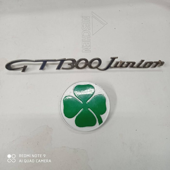 Decorative object - Alfa Romeo Green Cloverleaf Badge + - Catawiki