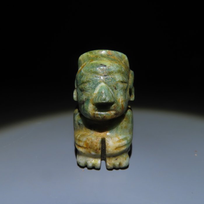 Mixteca, México Pedra Figura Masculina de Jade. 1200-1519 DC. 3,5 cm H. Ex. Simkhovitch Coll. Licença de importação
