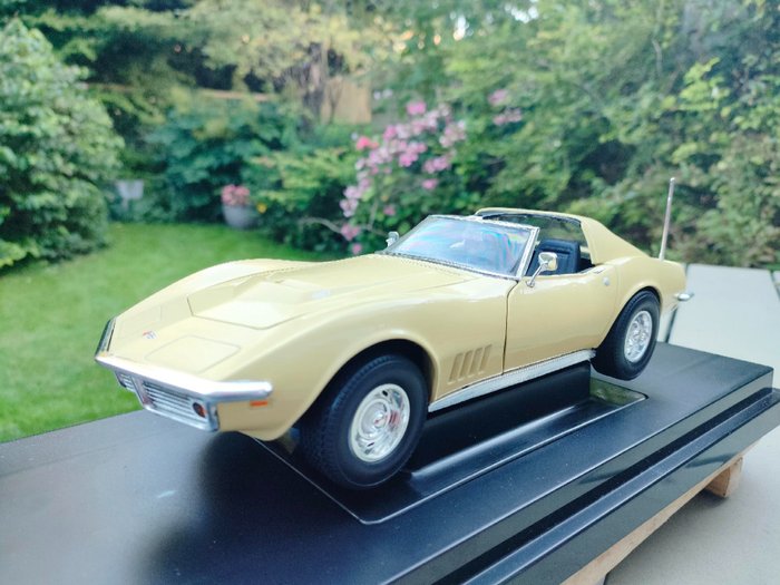 Ertl - 1:18 - Chevrolet Corvette uit 1968 - 50 jaar anniversary collection,zeer schaars!