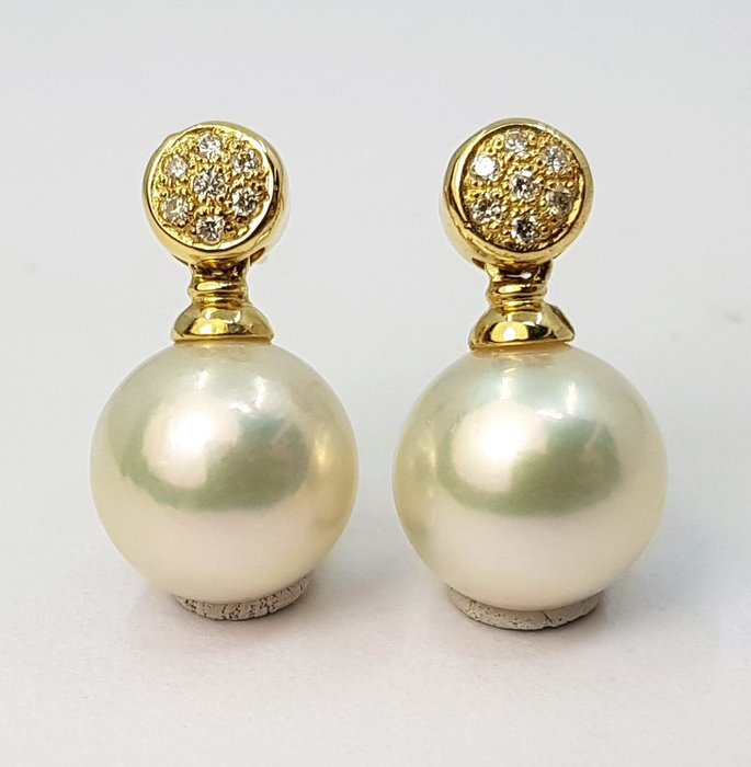 Preview of the first image of 10x11mm White Round Edison Pearls - 14 kt. Yellow gold - Earrings - 0.11 ct.