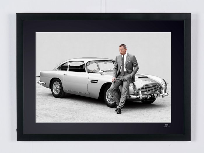 James Bond 007: Skyfall, Daniel Craig- Aston Martin DB5 - Fine Art Photography - Luxury Wooden Framed 70X50 cm - Limited Edition Nr 08 of 30 - Serial ID 18007 - Original Certificate (COA), Hologram Logo Editor and QR Code