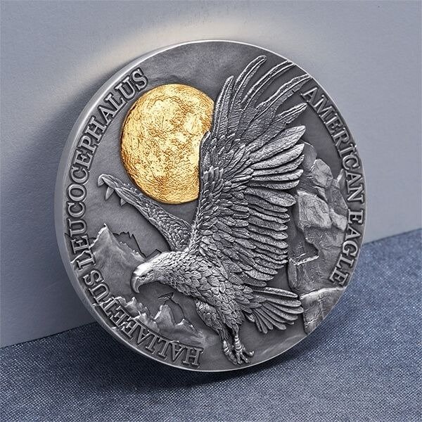 Ghana. 10 Cedis 2022, American Eagle Wildlife in the Moonlight Antique finish Silver Coin -  2 Oz