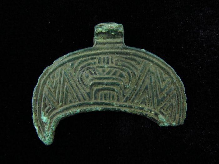 Bizantino Bronzo amuleto Luna decorato - 4×3×0.3 cm - (1)