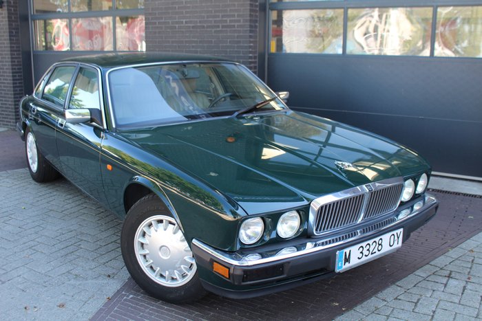 Preview of the first image of Jaguar - XJ6 3.2 - 1993.