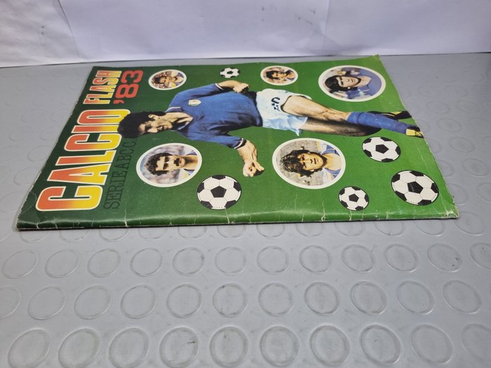 Calcio Flash - Calciatori 1982/83 - Álbum incompleto 32 cromos faltantes Album figurine segunda mano  
