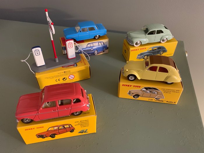 Atlas-Dinky Toys - 1:43 - 5x Models: Citroen, Peugeot, Renault, Opel, Poste de Ravitaillement