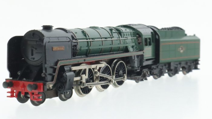 Minitrix N - 2037 - Steam locomotive with tender - Class 70000 - 4-6-2 Britain - British Rail