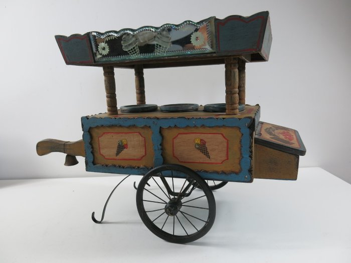 Antique ice cream truck scale model - Glass, Leather, Wood, metal Decorative Objects Brocante for sale  
