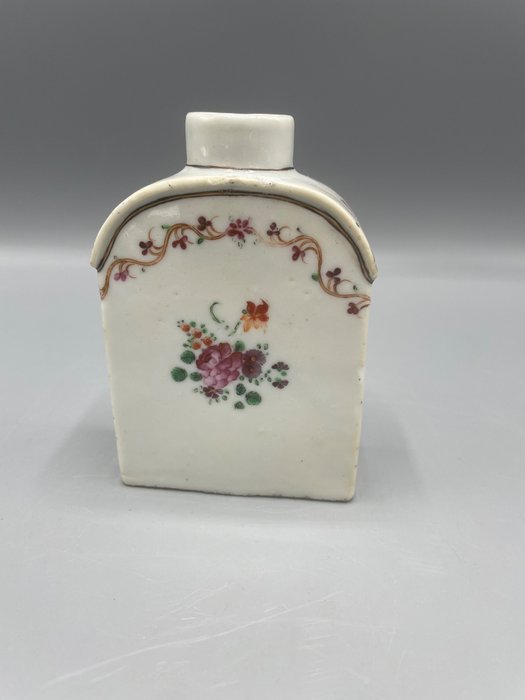 Tea caddy (1) - Famille rose - Porcelain - China - 18th century