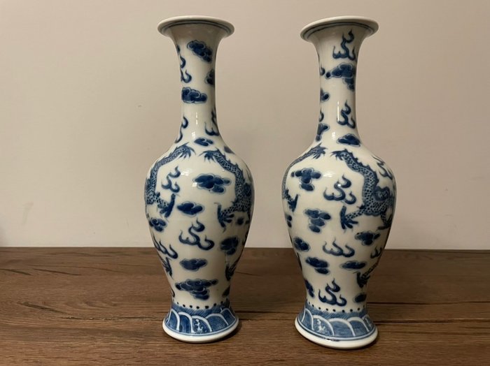 Vases (2) - Porcelain - China - 20th century