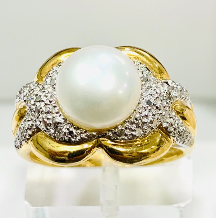 18 kt. Yellow gold - Ring Freshwater Pearl - Diamonds, - Catawiki