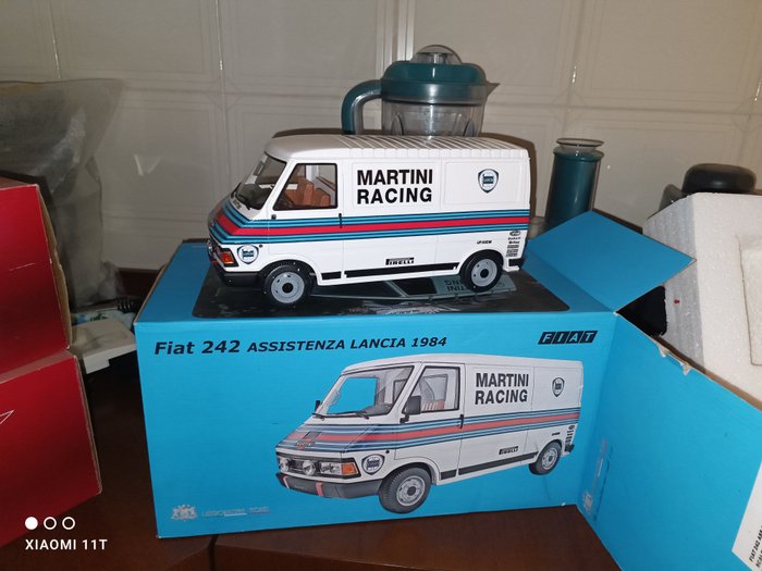 Laudoracing - 1:18 - Fiat 242 Assistenza Lancia 1984 - Martini Racing