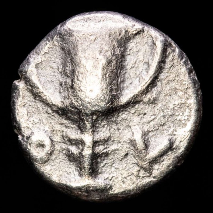 Greece (Magna Graecia). Thebes, Boeotia. AR Obol,  ca. 395-340 BC. - Boeotian shield / Kantharos.