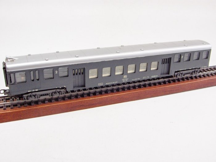 Lima H0 - 30921 - Train unit - Self-propelled railcar "Pilotina" - FS