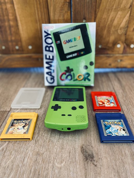 1 Nintendo Gameboy Color - Console con giochi (3) - Con reprobox