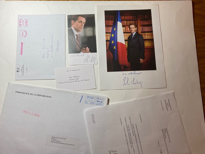 Nicolas Sarkozy, président de la République française et son chef de cabinet, Cédric Goubet - Signature autographe sur portrait du ministre de L'Economie et autre - 2004/2007