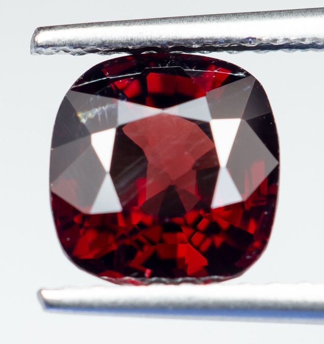 No Reserve – Intense Red – Burma Spinel – 2.13 ct