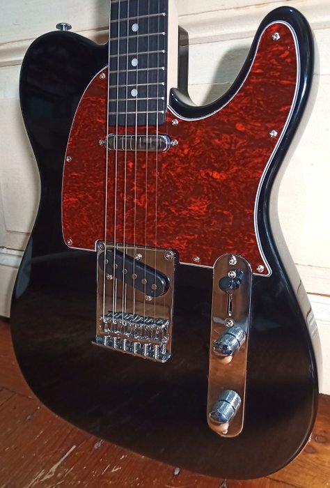 Donner - Design facelifted TELE Guitar Set - Mint like New ! - Chitarra elettrica - 2022