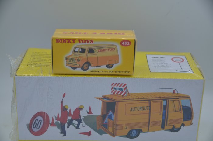 Atlas-Dinky Toys - 1:43 - J7 Fourgon ref. 570A + Bedford 10 ref. 482 - Boxes sealed in cellophane, never opened