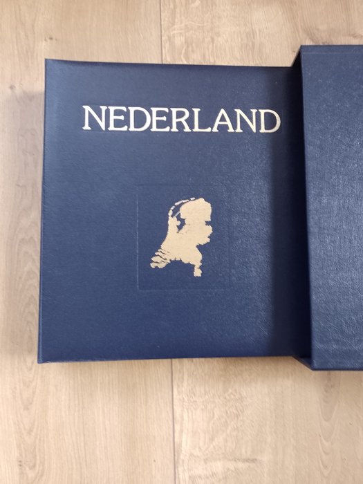 Netherlands 1852/1957 - A collection in an Importa Juweel album