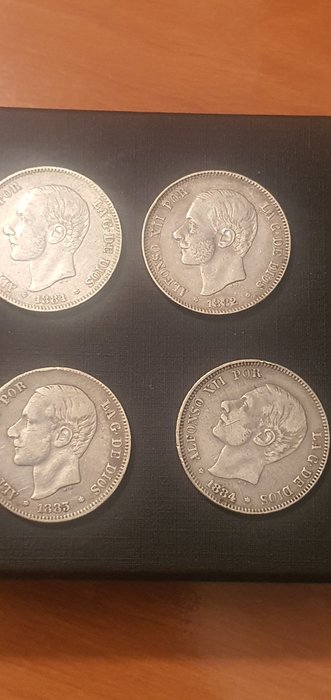 Spain. Alfonso XII (1874-1885). 2 Pesetas 1881/1884 (4 monedas)