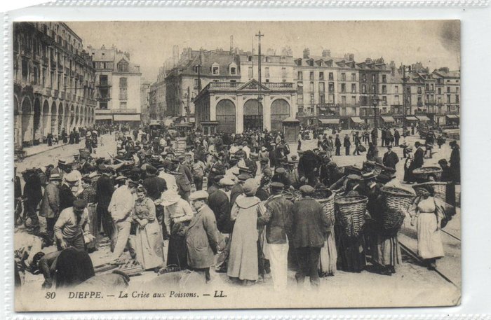 France - Various places with lively scenes, stations, markets etc. - Postcards (Collection of 59) - 1900-1940