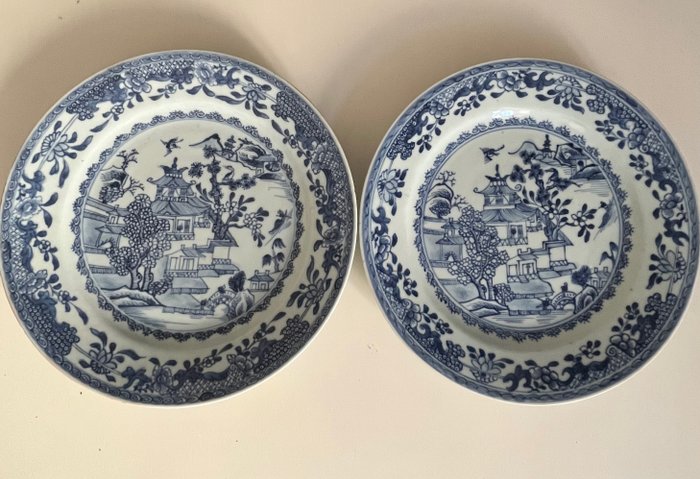Lastre (2) - Blu e bianco - Porcellana - Cina - XVIII secolo