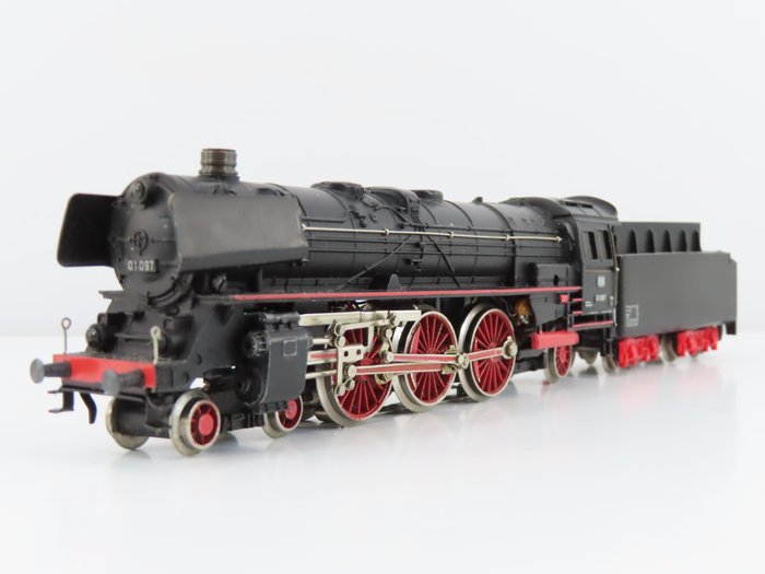 Preview of the first image of Märklin H0 - 3048.6 - Steam locomotive with tender - BR 01, with smoke generator - DB.