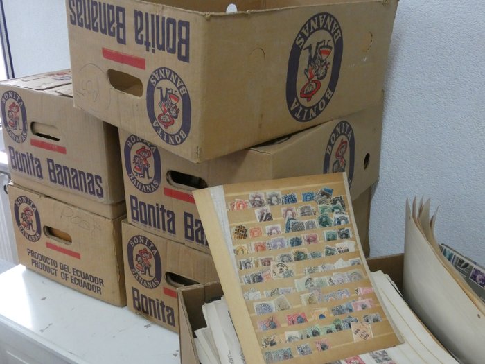 World - Inheritance, “attic find”, from old stock, in suitcase, detached - 9 Boxes with Brasil , Netherlands , Turkey