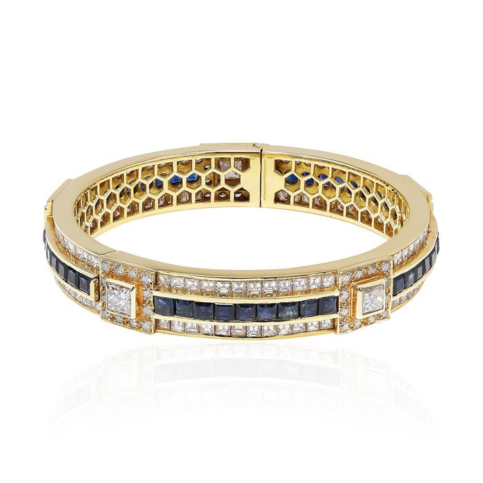 18 karaat Geel goud – Armband, Halsketting, Oorbel – 33.57 ct Saffier – Diamanten
