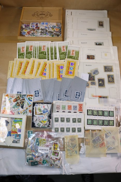 Wereld 1900/2000 - Partij van zegels, covers en brieven los in zakjes in doos
