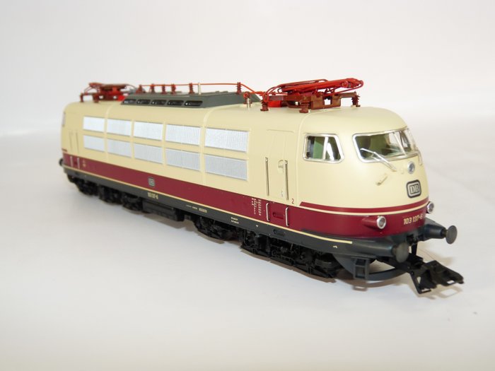 Märklin H0 - 39579 - Locomotive électrique - Pas de réserve - Série 103.1 avec pantographes déportés - DB