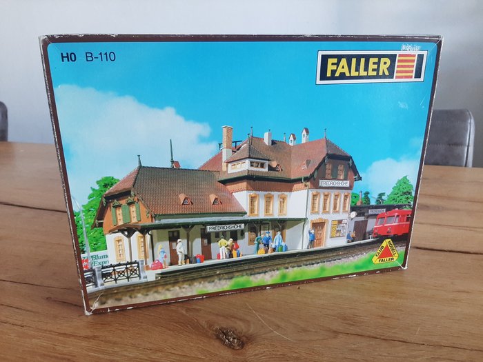 Faller H0 – B110 – Landschap – Bouw pakket Station “Friedrichshohe”