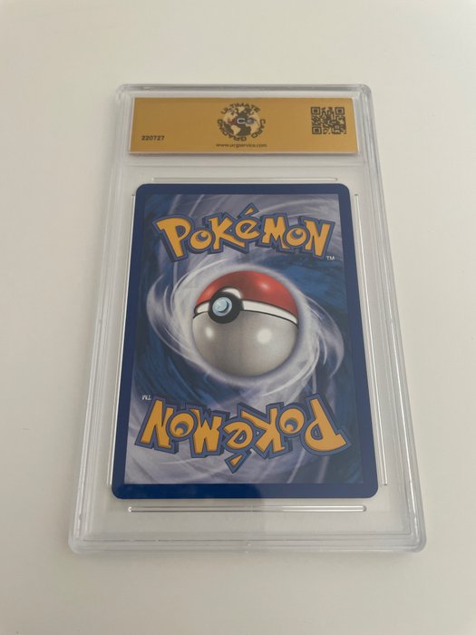 Wizards of The Coast – Pokémon – Graded Card Pikachu – 9/17 – UCG 9 – Pop Series 6 – Pokémon Day Stamped – 2007
