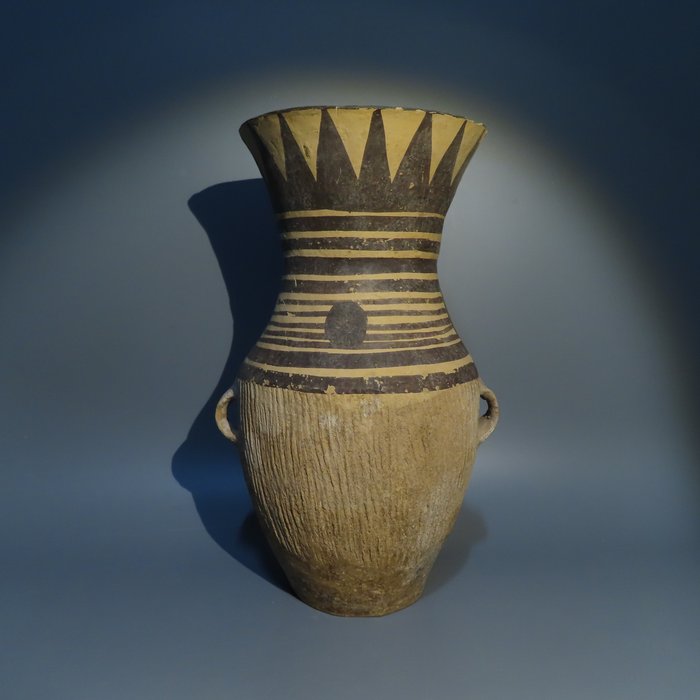 中国古代 陶器 有两个绳索的容器。与TL测试。高 13 厘米。新石器时代，公元前 3000 年。西班牙出口许可证。