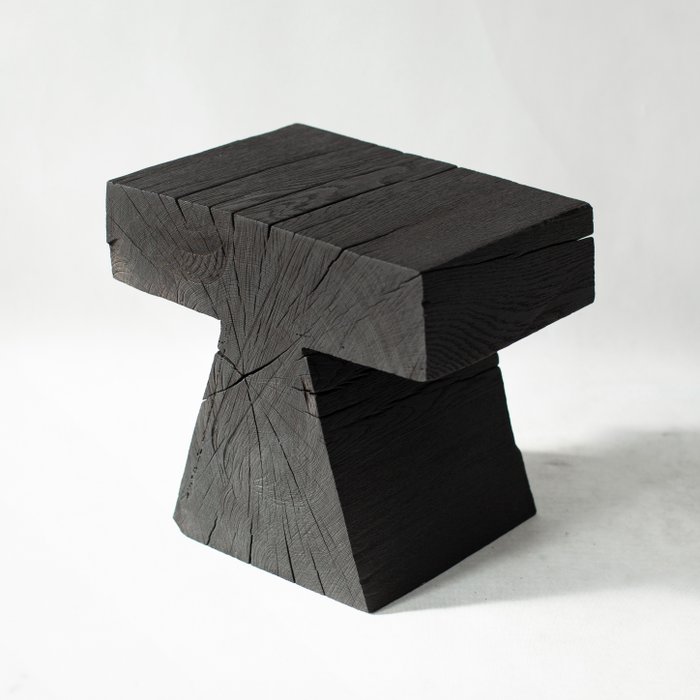 R. Khavro - Tavolino da salotto, Sgabello in legno di quercia - EDO