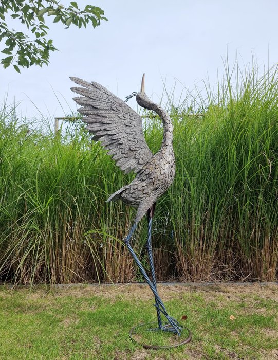 Statuette - An XXL lifelike Heron - metal