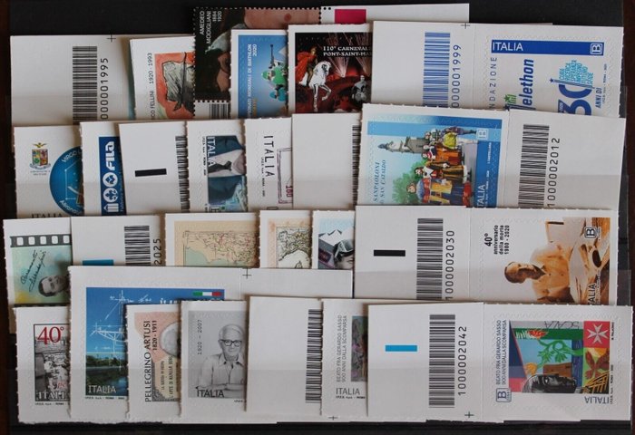 République italienne 2020 - Full year with barcodes 85 values + 4 sheet margins